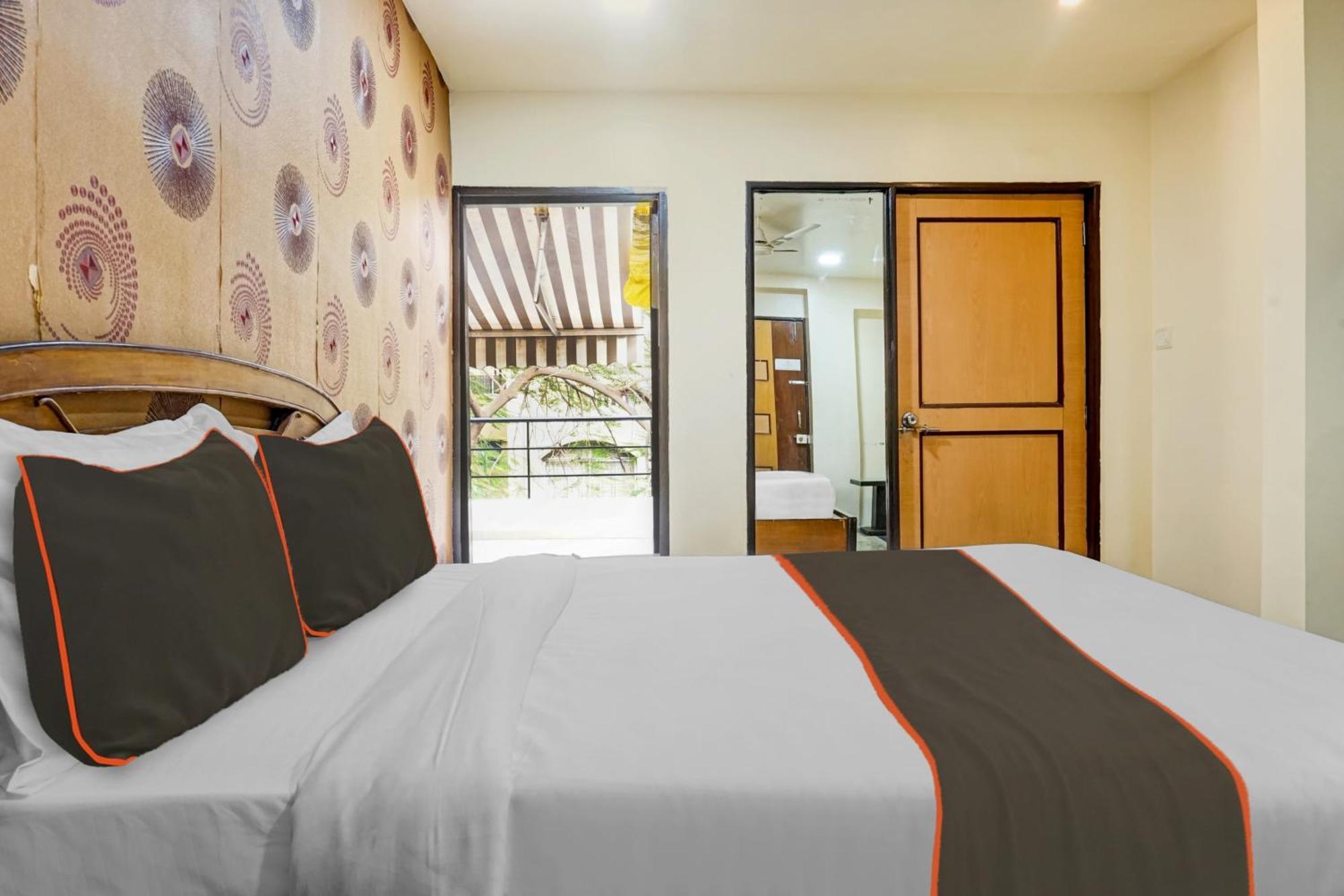 Hotel Galaxy Residency Kalyani Nagar Pune Eksteriør bilde