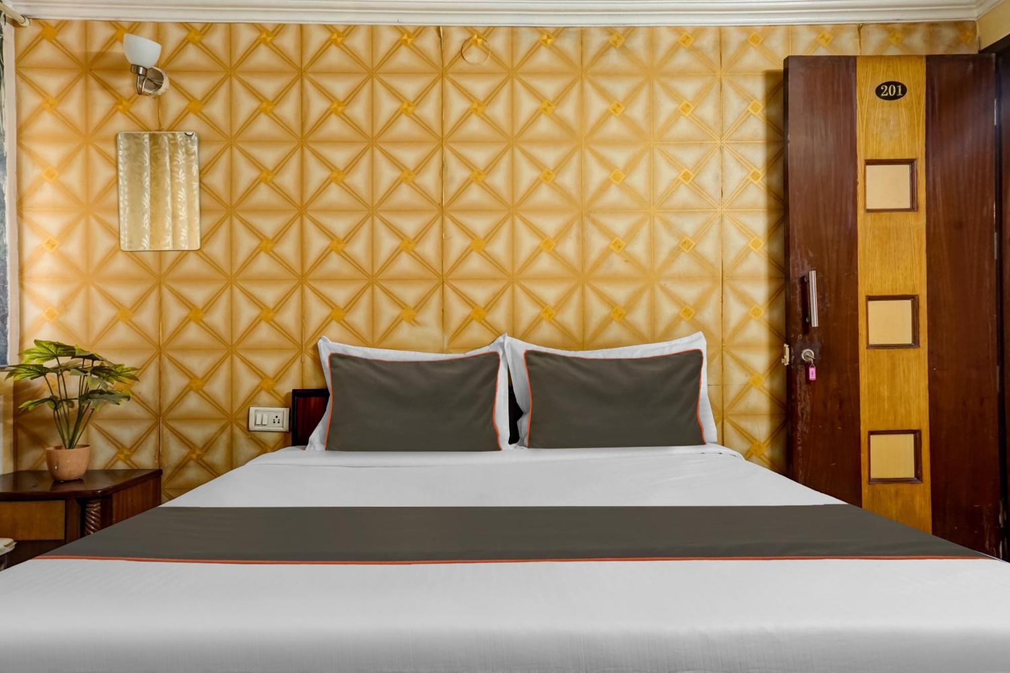 Hotel Galaxy Residency Kalyani Nagar Pune Eksteriør bilde